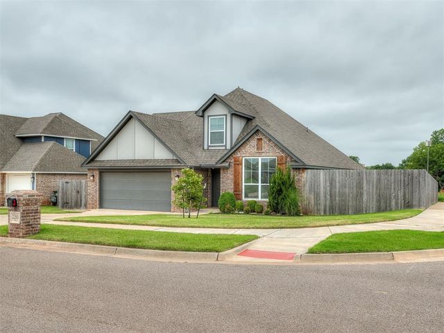 2200 Arcady Avenue, Norman, OK 73026