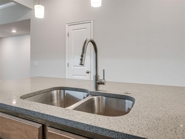 2200 Arcady Avenue, Norman, OK 73026