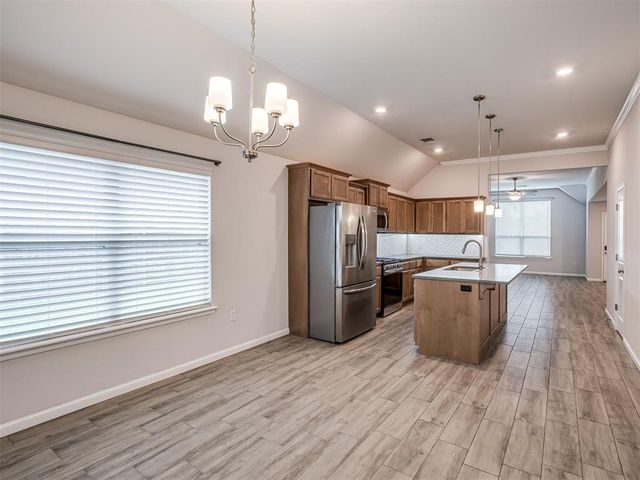 2200 Arcady Avenue, Norman, OK 73026