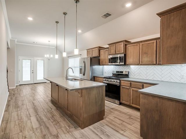 2200 Arcady Avenue, Norman, OK 73026