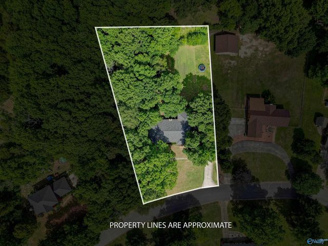 222 Dee Ann Road, Trinity, AL 35673