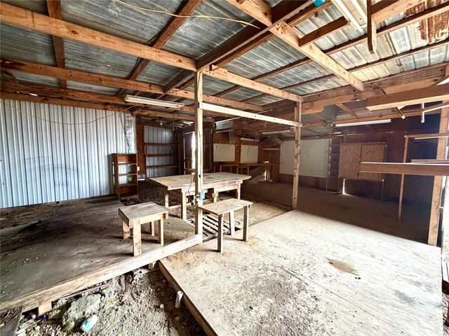 333 Spring Valley ST, Hutto, TX 78634