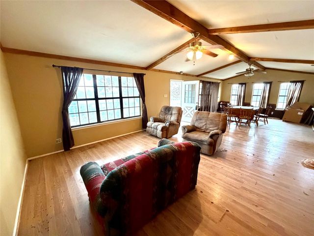 333 Spring Valley ST, Hutto, TX 78634