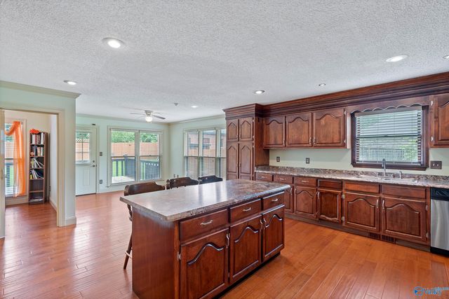 129 Jacque Jim Drive NE, Huntsville, AL 35810