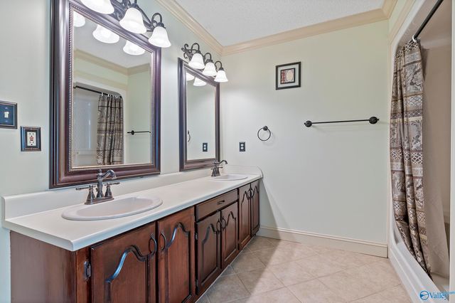 129 Jacque Jim Drive NE, Huntsville, AL 35810