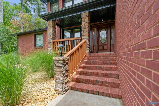 129 Jacque Jim Drive NE, Huntsville, AL 35810