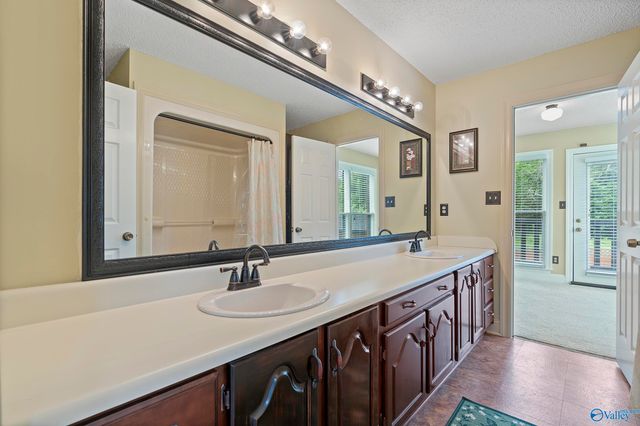 129 Jacque Jim Drive NE, Huntsville, AL 35810