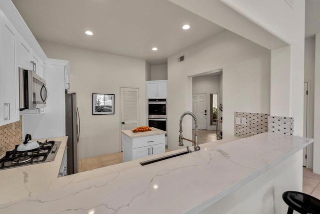 141 Kavenish Drive, Rancho Mirage, CA 92270