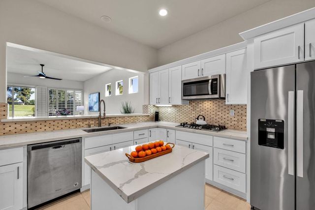 141 Kavenish Drive, Rancho Mirage, CA 92270