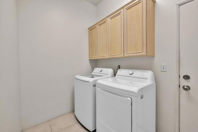 141 Kavenish Drive, Rancho Mirage, CA 92270