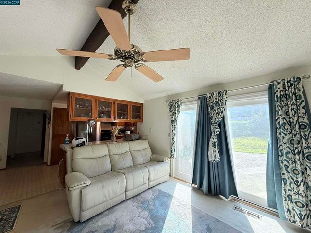 2132 Misty Ct, Pittsburg, CA 94565