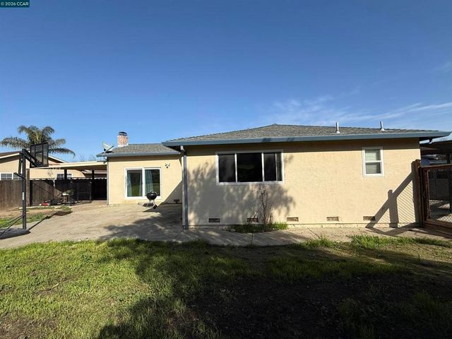 2132 Misty Ct, Pittsburg, CA 94565