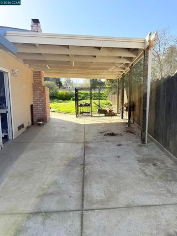 2132 Misty Ct, Pittsburg, CA 94565