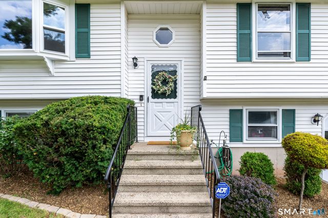164 Tanglewood Drive, Hamden, CT 06514