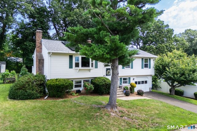 164 Tanglewood Drive, Hamden, CT 06514