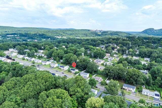 164 Tanglewood Drive, Hamden, CT 06514