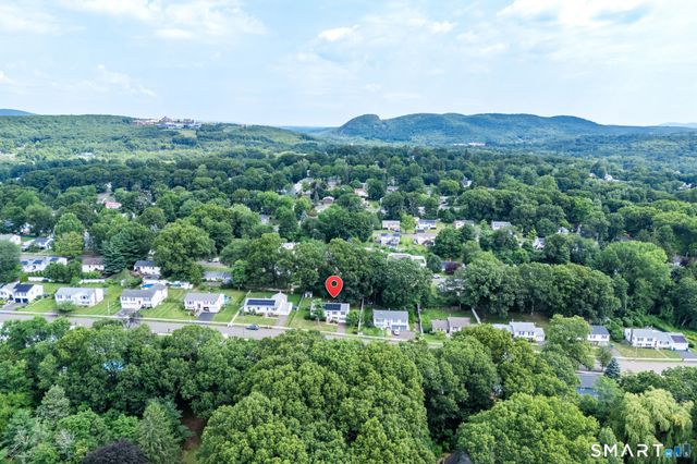 164 Tanglewood Drive, Hamden, CT 06514