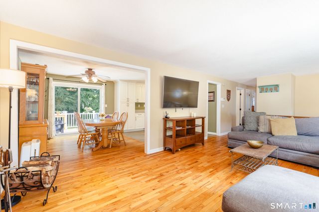164 Tanglewood Drive, Hamden, CT 06514