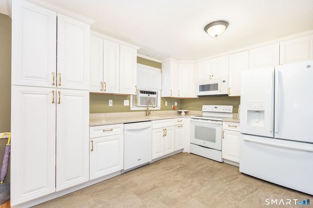 164 Tanglewood Drive, Hamden, CT 06514