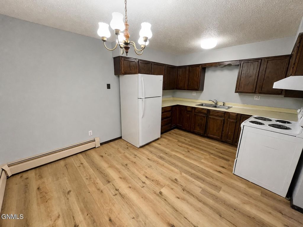 803 3rd Avenue NE, Mandan, ND 58554 photo 4