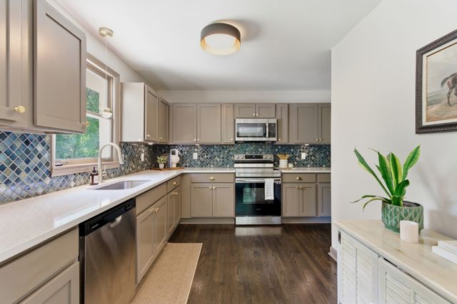 1000 Hickory Hollow Rd, Nashville, TN 37221