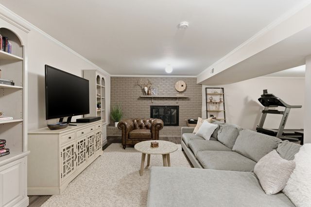 1000 Hickory Hollow Rd, Nashville, TN 37221
