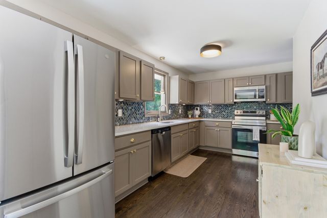 1000 Hickory Hollow Rd, Nashville, TN 37221