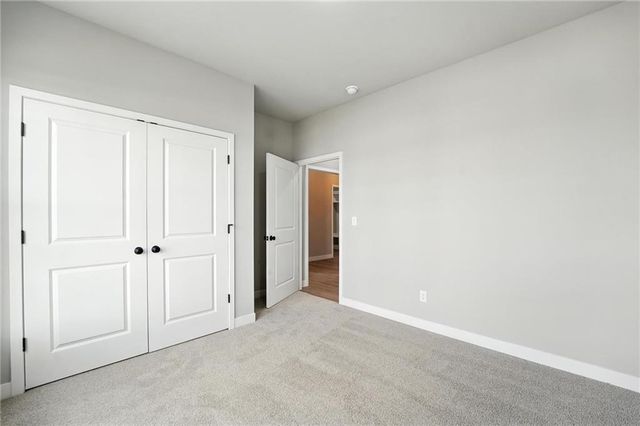 12425 S Redwood Street, Lee's Summit, MO 64086