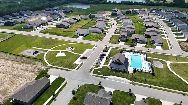 12425 S Redwood Street, Lee's Summit, MO 64086