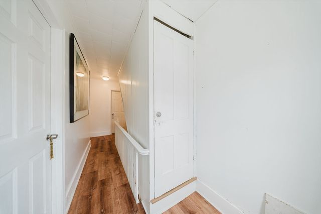 14 Center St, Holyoke, MA 01040