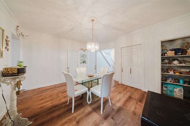 14 Center St, Holyoke, MA 01040
