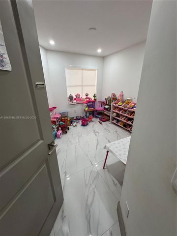 4957 Tradewinds Ter 704, Dania Beach, FL 33312