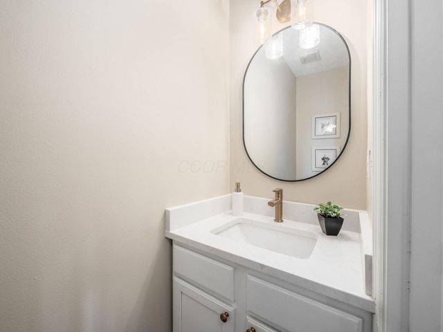 4146 Demorest Cove Court, Grove City, OH 43123
