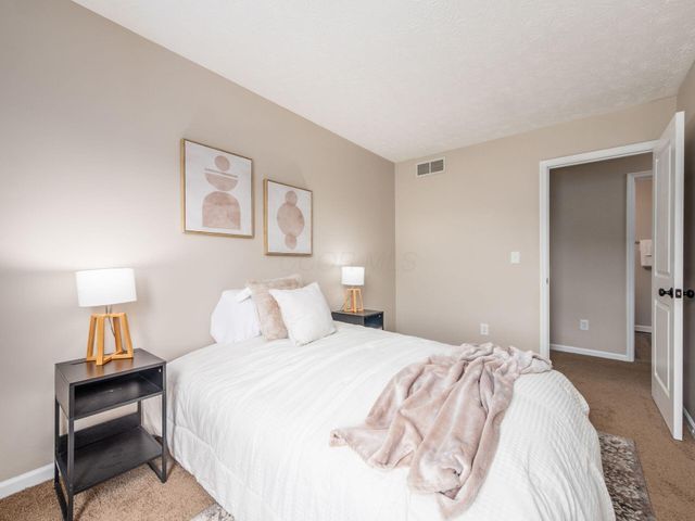 4146 Demorest Cove Court, Grove City, OH 43123