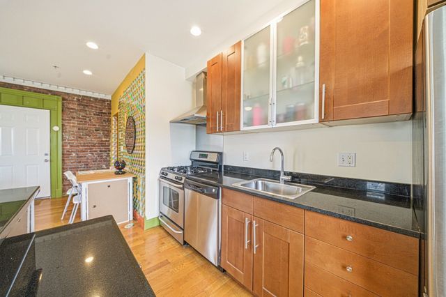 12-14 Everett St 202, Boston, MA 02134