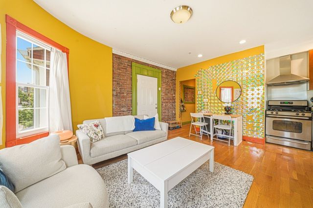 12-14 Everett St 202, Boston, MA 02134