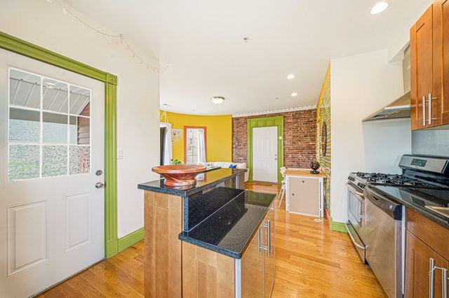 12-14 Everett St 202, Boston, MA 02134