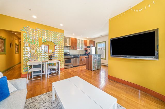 12-14 Everett St 202, Boston, MA 02134