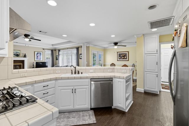 900 Jonas Ave, Sacramento, CA 95864