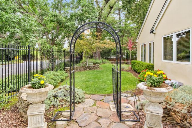 900 Jonas Ave, Sacramento, CA 95864