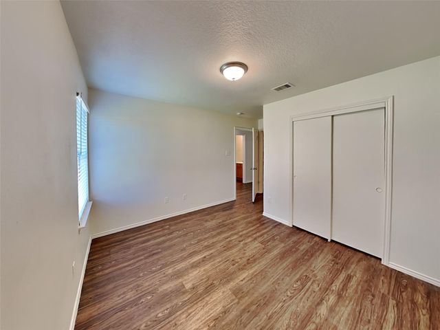 3427 Apache Meadows Drive, Baytown, TX 77521