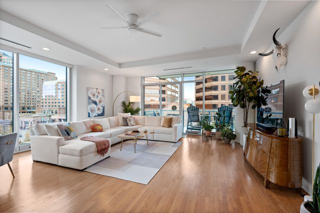 1 Roebling Way, 301, Covington, KY 41011