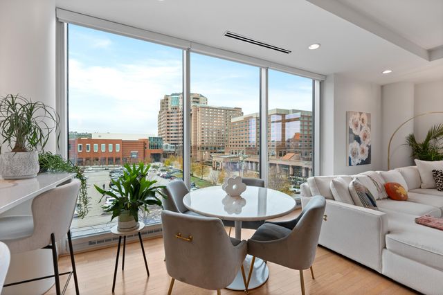 1 Roebling Way, 301, Covington, KY 41011