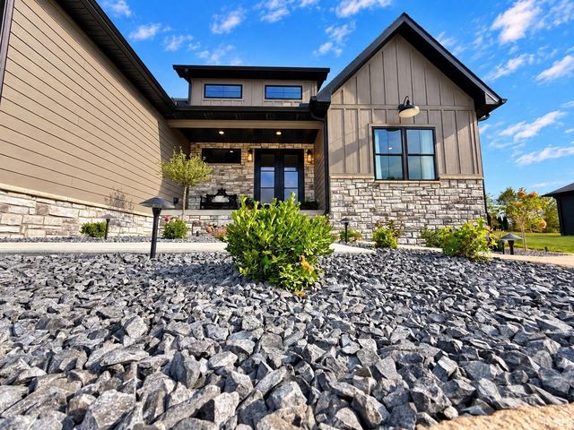 832 Spyglass Hill Drive, Bedford, IN 47421