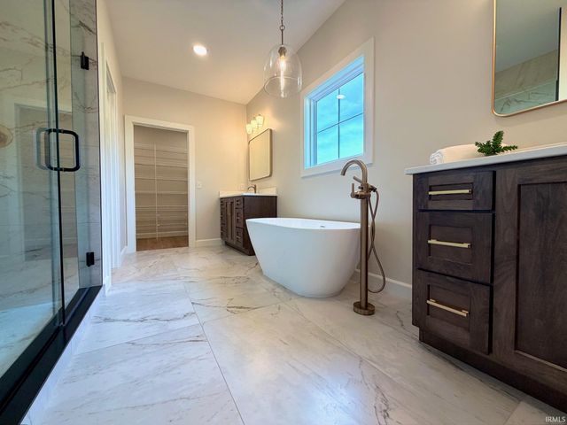 832 Spyglass Hill Drive, Bedford, IN 47421
