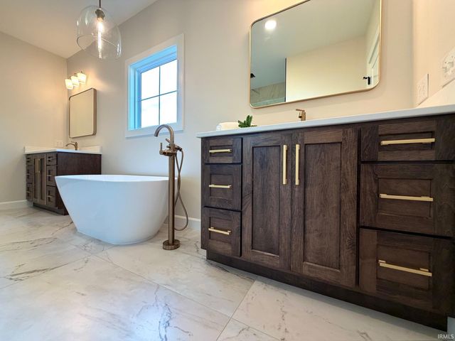 832 Spyglass Hill Drive, Bedford, IN 47421