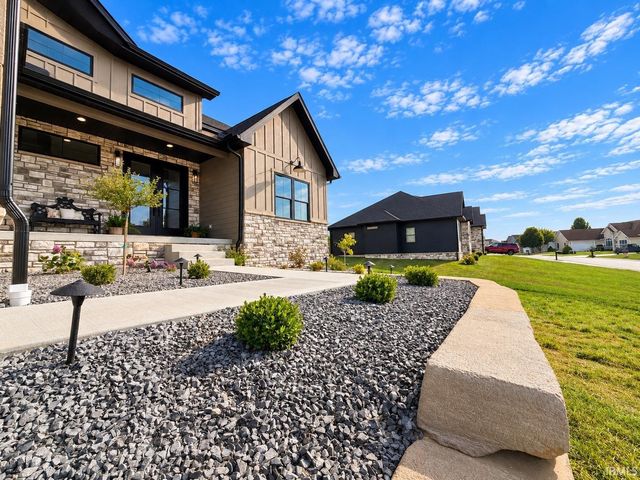 832 Spyglass Hill Drive, Bedford, IN 47421