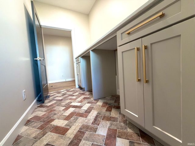 832 Spyglass Hill Drive, Bedford, IN 47421