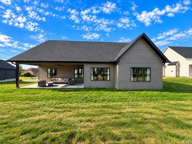 832 Spyglass Hill Drive, Bedford, IN 47421