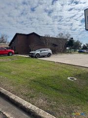 1606 N Virginia Street, Port Lavaca, TX 77979